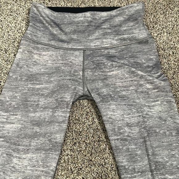 Peloton pride rain bow crop leggings size small - Picture 11 of 11